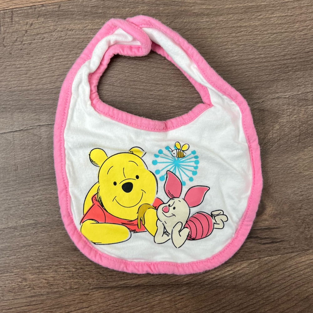 ✨5/$20✨ Winnie The Pooh Pooh & Piglet Baby Bib One Size